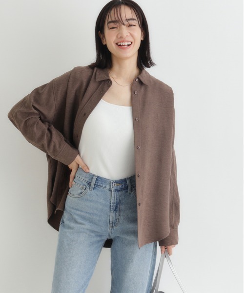 Right-on(ライトオン)の「HONEYSUCKLE ROSE(ハニーサックルローズ)【レディース】スエードドルマンシャツ(シャツ/ブラウス・レディース・ベージュ/ケリーグリーン/ブラウン・M/L)」の1枚目の写真