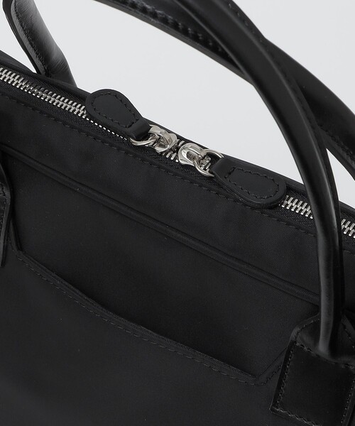 SHIPS(シップス)の「【SHIPS別注】BONFANTI: ナイロン ブリーフ(ビジネスバッグ・メンズ・オリーブ/ブラック・ONE SIZE)」の7枚目の写真