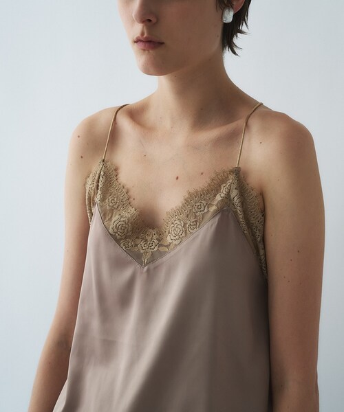 cloenc（クロエンス）の「【手洗い可】サテンレースキャミソール（タンクトップ・レディース・ダークグレー/オフホワイト/ベージュ・02）」の16枚目の写真