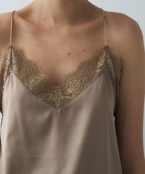 cloenc（クロエンス）の「【手洗い可】サテンレースキャミソール（タンクトップ・レディース・ダークグレー/オフホワイト/ベージュ・02）」の17枚目の写真