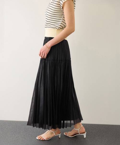 ROPE'（ロペ）の「フリーカットティアードプリーツスカート/イージーケア（スカート・レディース・ベージュ/ブラック/クリーム・38/36）」の2枚目の写真