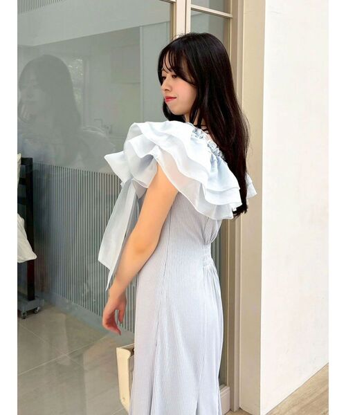 dazzlin(ダズリン)の「ショルダーリボンフリルカットワンピース(ワンピース・レディース・ブラック/その他1/ブルー・MEDIUM/SMALL)」の17枚目の写真