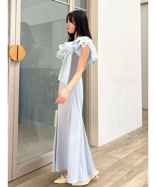 dazzlin(ダズリン)の「ショルダーリボンフリルカットワンピース(ワンピース・レディース・ブラック/その他1/ブルー・MEDIUM/SMALL)」の22枚目の写真