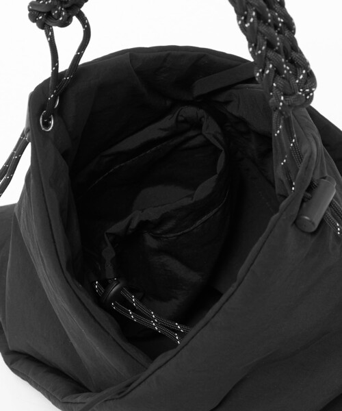 ODETTE E ODILE(オデットエオディール)の「<SSANMUN> MiniLotus Plain(ショルダーバッグ・レディース・ブラック/オフホワイト・FREE)」の6枚目の写真