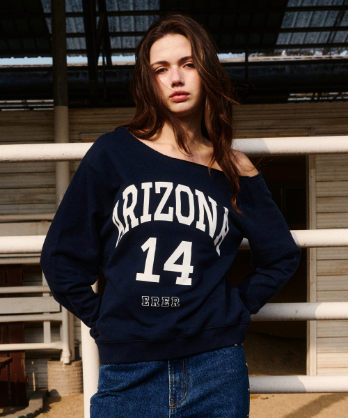 ERER(エルエル)の「Off-shoulder Arizona Sweatshirt Navy(スウェット・レディース・ネイビー・F)」の9枚目の写真