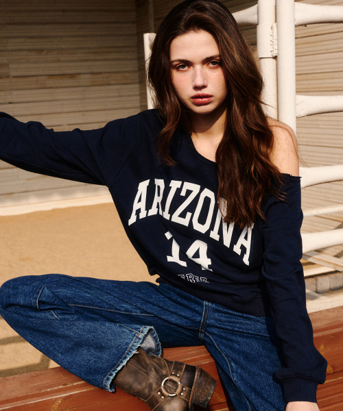 ERER(エルエル)の「Off-shoulder Arizona Sweatshirt Navy(スウェット・レディース・ネイビー・F)」の12枚目の写真