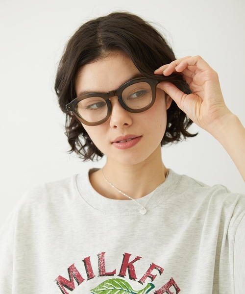 MILKFED.（ミルクフェド）の「THICK WELLINGTON SUNGLASSES（サングラス・レディース・ブラック/カーキ/ブラウン・ONE SIZE）」の3枚目の写真