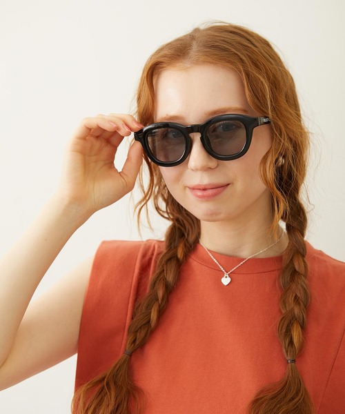 MILKFED.（ミルクフェド）の「THICK WELLINGTON SUNGLASSES（サングラス・レディース・ブラック/カーキ/ブラウン・ONE SIZE）」の11枚目の写真