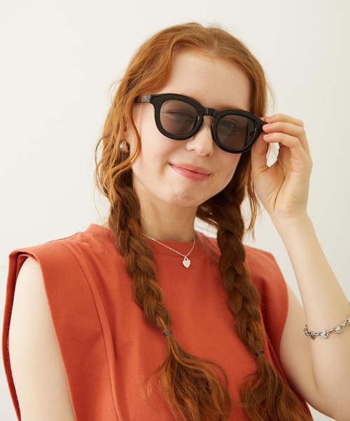 MILKFED.（ミルクフェド）の「THICK WELLINGTON SUNGLASSES（サングラス・レディース・ブラック/カーキ/ブラウン・ONE SIZE）」の15枚目の写真