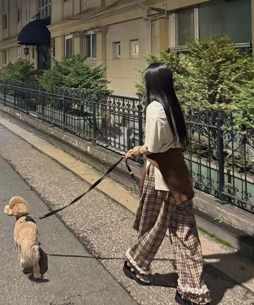 WEGO(ウィゴー)の「ウエストゴム裾フリルチェックイージーパンツ(その他パンツ・レディース・ブラック/ブラウン・FREE)」の9枚目の写真