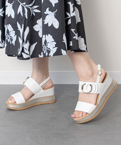 inter-chaussures(インターショシュール)の「【INTER-CHAUSSURES】バックルウエッジサンダル(I62101)(サンダル・レディース・ホワイト・36/37)」の1枚目の写真