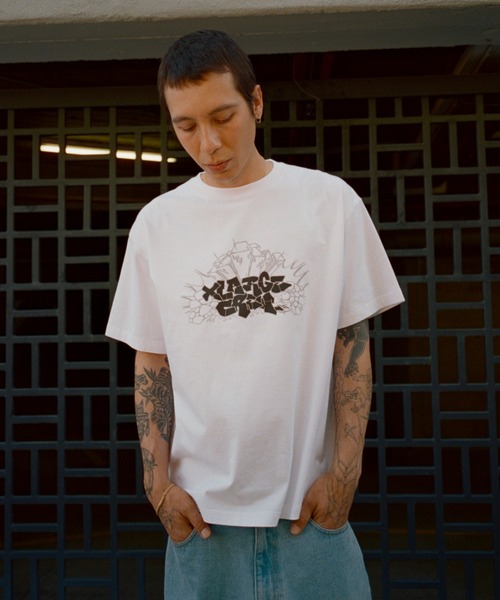 XLARGE（エクストララージ）の「CITY S/S TEE（Tシャツ/カットソー・メンズ・ホワイト/ブラック/グリーン・XL/L/M/S）」の2枚目の写真
