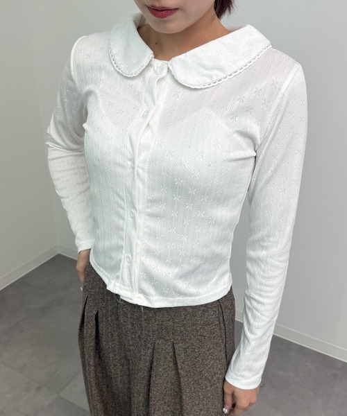 Nia(ニア)の「Nia(ニア)/ビッグカラーブラウス(シャツ/ブラウス・レディース・ホワイト・MEDIUM/SMALL/LARGE)」の2枚目の写真