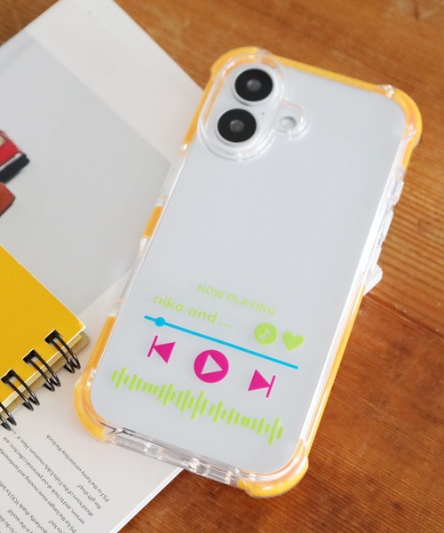 niko and...(ニコアンド)の「Music Player風iPhoneケース(iPhone16)(スマホケース/カバー・レディース・ライトブルー/ブラック/オレンジ・0)」の3枚目の写真