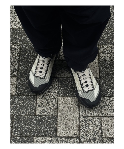 adidas(アディダス)の「【BILLY'S EXCLUSIVE】TERREX AGRAVIC TT KI2474(スニーカー・メンズ・ホワイト・27.0cm/26.5cm/25.5cm/30.0cm/26.0cm/25.0cm/29.0cm/28.5cm/28.0cm/27.5cm/24.0cm/23.5cm/23.0cm/22.5cm)」の5枚目の写真