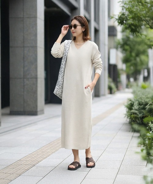 STYLE DELI(スタイルデリ)の「サーマル編みVネックワンピース(ワンピース・レディース・ライム/ネイビー/グレイッシュベージュ・FREE)」の21枚目の写真