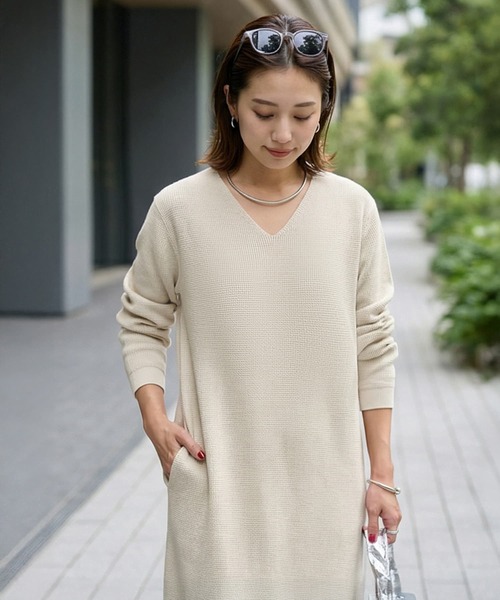 STYLE DELI(スタイルデリ)の「サーマル編みVネックワンピース(ワンピース・レディース・ライム/ネイビー/グレイッシュベージュ・FREE)」の20枚目の写真