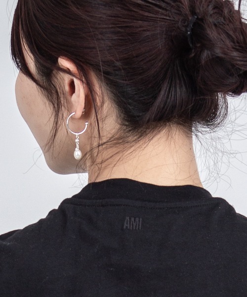 AMI Alexandre Mattiussi(アミアレクサンドルマテュッシ)の「【Ami Paris】オーガニックコットンTシャツ ユニセックス 半袖Tシャツ(Tシャツ/カットソー・レディース・ホワイト/ブラック・S/M/L/XL/XS/XXS)」の3枚目の写真
