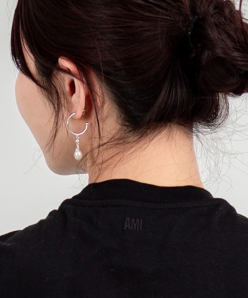AMI Alexandre Mattiussi(アミアレクサンドルマテュッシ)の「【Ami Paris】オーガニックコットンTシャツ ユニセックス 半袖Tシャツ(Tシャツ/カットソー・レディース・ホワイト/ブラック・S/M/L/XL/XS/XXS)」の3枚目の写真