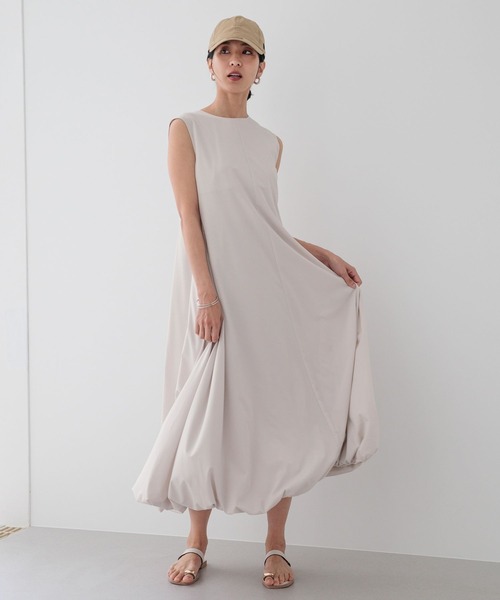 HEREIAM(ヘレイアム)の「【HEREIAM】撥水Comfy ワンピース(ワンピース・レディース・ブラック/ライトグレー・MEDIUM/SMALL)」の1枚目の写真