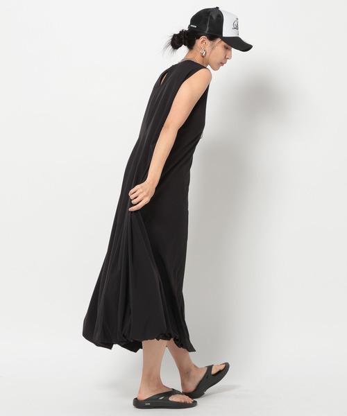 HEREIAM(ヘレイアム)の「【HEREIAM】撥水Comfy ワンピース(ワンピース・レディース・ブラック/ライトグレー・MEDIUM/SMALL)」の21枚目の写真