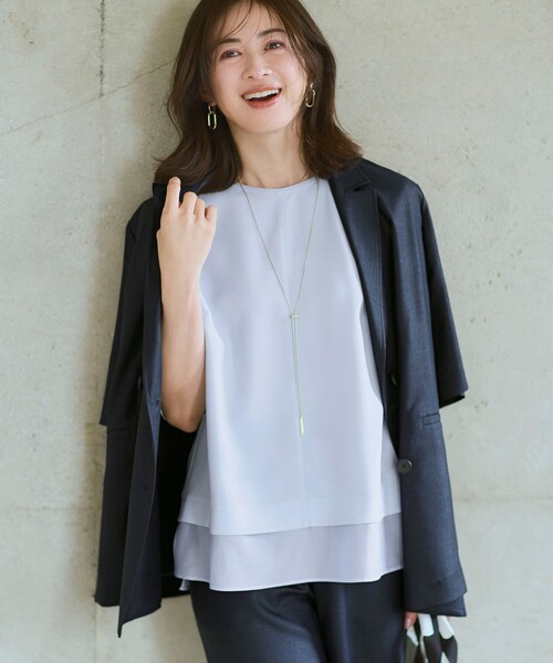 23区 L(ニジュウサンクオオキイサイズ)の「リネンライクグロッシー ハーフスリーブ ダブル ジャケット(その他アウター・レディース・ネイビー系/ベージュ系/グレー系・44/48/46)」の3枚目の写真
