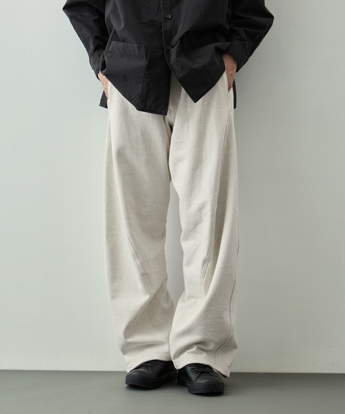 KHOKI(コッキ)の「【KHOKI/コッキ】3D Cutting Sweat Pants(スウェットパンツ・メンズ・ブラック/オフホワイト・1/2)」の9枚目の写真