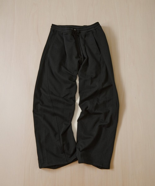 KHOKI(コッキ)の「【KHOKI/コッキ】3D Cutting Sweat Pants(スウェットパンツ・メンズ・ブラック/オフホワイト・1/2)」の14枚目の写真