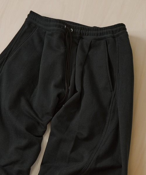 KHOKI(コッキ)の「【KHOKI/コッキ】3D Cutting Sweat Pants(スウェットパンツ・メンズ・ブラック/オフホワイト・1/2)」の15枚目の写真