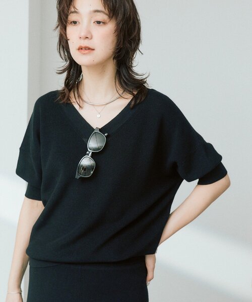 RIVE DROITE(リヴドロワ)の「【セットアップ可能】ギマコットン片畦Vネックニット(ニット/セーター・レディース・イエロー/ブラック/オフホワイト/モカ・FREE)」の3枚目の写真