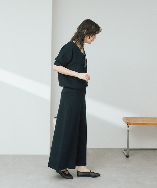 RIVE DROITE(リヴドロワ)の「【セットアップ可能】ギマコットン片畦Vネックニット(ニット/セーター・レディース・イエロー/ブラック/オフホワイト/モカ・FREE)」の19枚目の写真