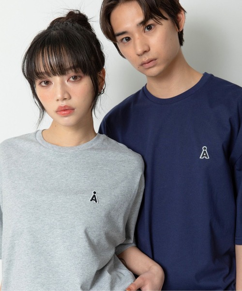 ALAND（エーランド）の「【UNISEX】ALAND／AロゴワッペンTシャツ（Tシャツ/カットソー・レディース・ブラック/ネイビー/グレー/ホワイト/ライトブルー/ピンク・LARGE/SMALL/MEDIUM）」の3枚目の写真