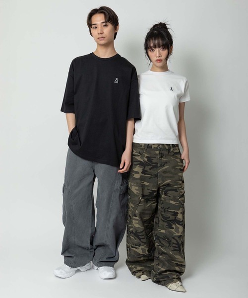 ALAND（エーランド）の「【UNISEX】ALAND／AロゴワッペンTシャツ（Tシャツ/カットソー・レディース・ブラック/ネイビー/グレー/ホワイト/ライトブルー/ピンク・LARGE/SMALL/MEDIUM）」の10枚目の写真