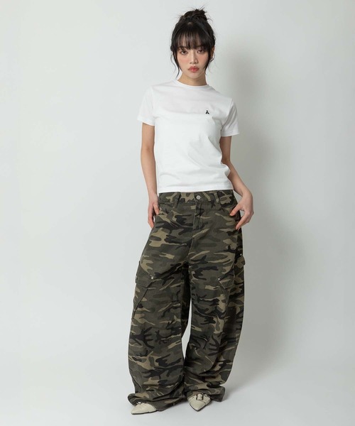 ALAND（エーランド）の「【UNISEX】ALAND／AロゴワッペンTシャツ（Tシャツ/カットソー・レディース・ブラック/ネイビー/グレー/ホワイト/ライトブルー/ピンク・LARGE/SMALL/MEDIUM）」の15枚目の写真