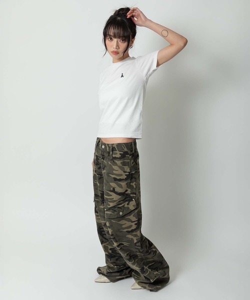 ALAND（エーランド）の「【UNISEX】ALAND／AロゴワッペンTシャツ（Tシャツ/カットソー・レディース・ブラック/ネイビー/グレー/ホワイト/ライトブルー/ピンク・LARGE/SMALL/MEDIUM）」の16枚目の写真