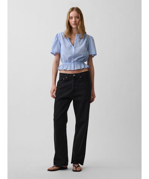 GAP(ギャップ)の「フロントボタン クロップド ペプラムトップス(シャツ/ブラウス・レディース・ホワイト×ブルー/ホワイト・XXS/S/M/L/XS)」の6枚目の写真