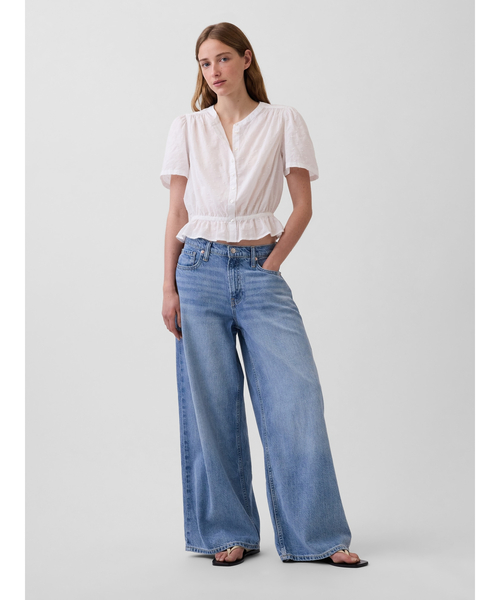 GAP(ギャップ)の「フロントボタン クロップド ペプラムトップス(シャツ/ブラウス・レディース・ホワイト×ブルー/ホワイト・XXS/S/M/L/XS)」の5枚目の写真
