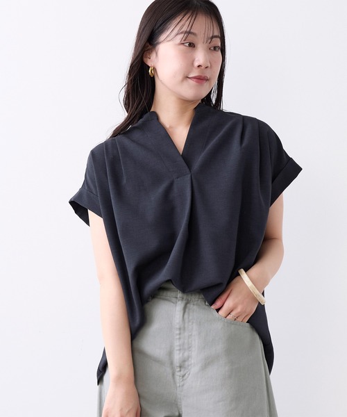 MICA&DEAL（マイカ＆ディール）の「タックショルダーブラウス（シャツ/ブラウス・レディース・ネイビー/ライトベージュ/ブルー/ブラウン・FREE）」の3枚目の写真