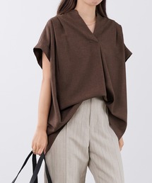 タックショルダーブラウス