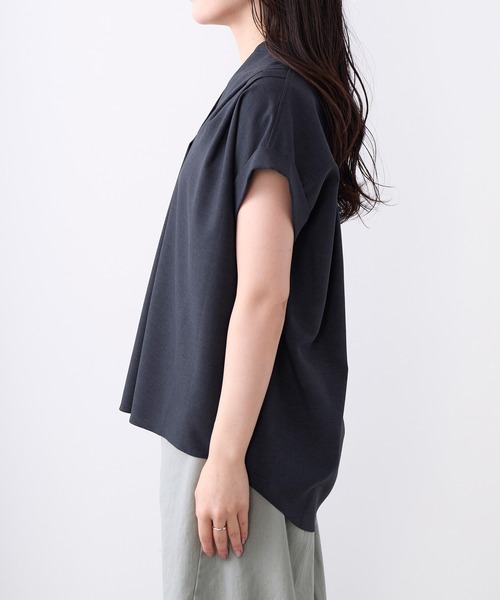 MICA&DEAL（マイカ＆ディール）の「タックショルダーブラウス（シャツ/ブラウス・レディース・ネイビー/ライトベージュ/ブルー/ブラウン・FREE）」の13枚目の写真