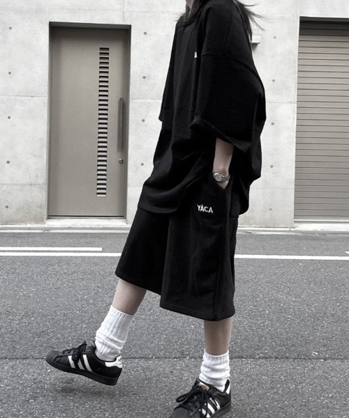 YACA（ヤーカ）の「Embroidery Logo T-shirt/エンブロイダリーロゴTシャツ【unisex item】（Tシャツ/カットソー・レディース・アッシュグレー/チャコールグレー/ブラック・1/2）」の7枚目の写真