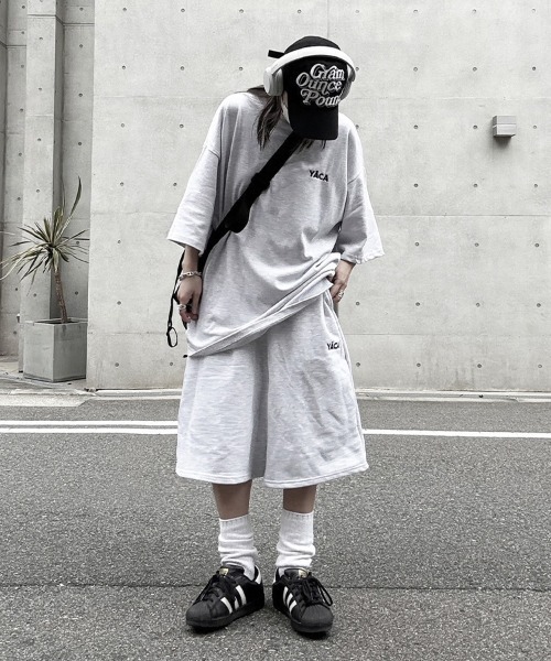 YACA（ヤーカ）の「Embroidery Logo T-shirt/エンブロイダリーロゴTシャツ【unisex item】（Tシャツ/カットソー・レディース・アッシュグレー/チャコールグレー/ブラック・1/2）」の11枚目の写真