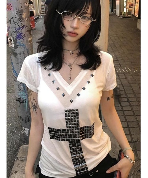 ViViDAY(ビビデー)の「十字架透けtシャツ(Tシャツ/カットソー・レディース・ブラック/ホワイト・M)」の2枚目の写真