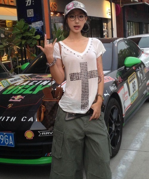 ViViDAY(ビビデー)の「十字架透けtシャツ(Tシャツ/カットソー・レディース・ブラック/ホワイト・M)」の11枚目の写真