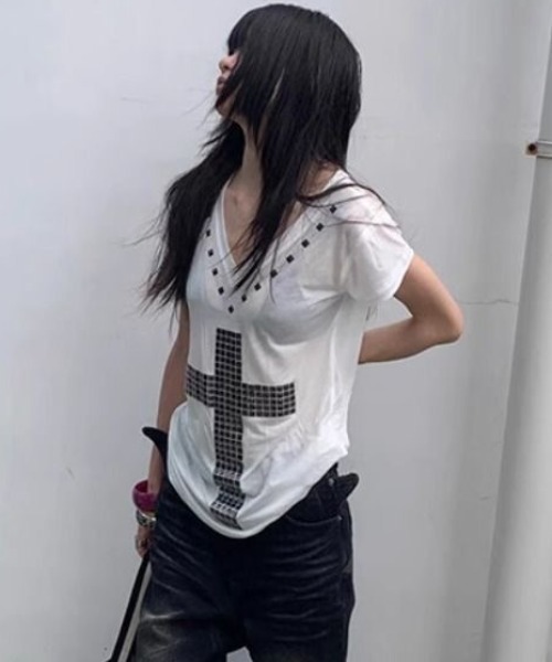 ViViDAY(ビビデー)の「十字架透けtシャツ(Tシャツ/カットソー・レディース・ブラック/ホワイト・M)」の13枚目の写真