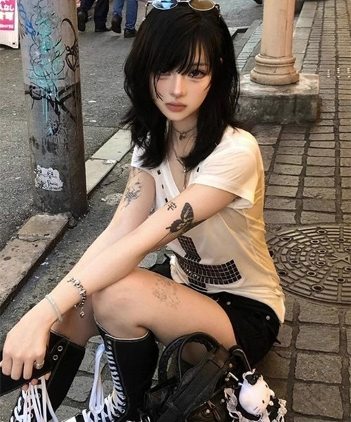 ViViDAY(ビビデー)の「十字架透けtシャツ(Tシャツ/カットソー・レディース・ブラック/ホワイト・M)」の17枚目の写真