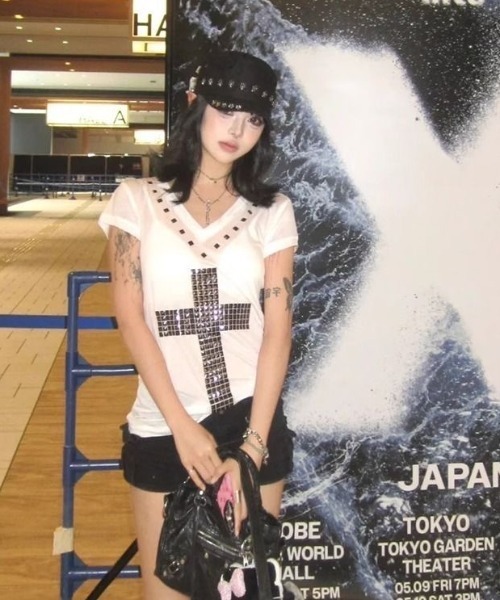 ViViDAY(ビビデー)の「十字架透けtシャツ(Tシャツ/カットソー・レディース・ブラック/ホワイト・M)」の5枚目の写真