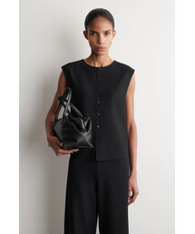 ボタンディテール ニットトップ