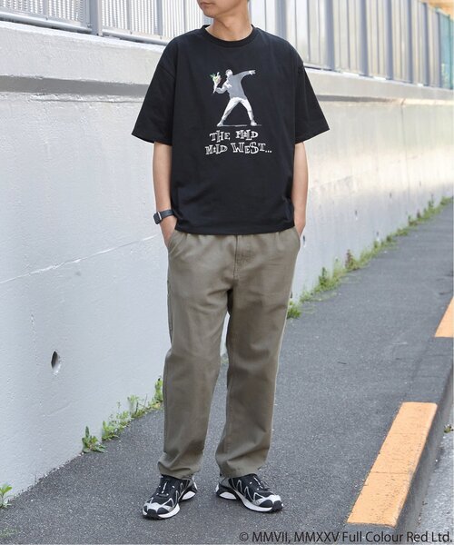 VENCEEXCHANGE(ヴァンスエクスチェンジ)の「【接触冷感】Banksy バンクシー Love is in the Air プリントT(Tシャツ/カットソー・メンズ・ブラック/ブラウン/アイボリー・LL/L/M)」の11枚目の写真