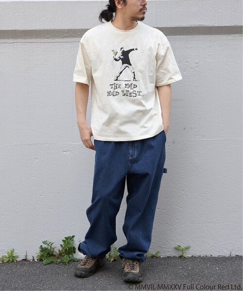 VENCEEXCHANGE(ヴァンスエクスチェンジ)の「【接触冷感】Banksy バンクシー Love is in the Air プリントT(Tシャツ/カットソー・メンズ・ブラック/ブラウン/アイボリー・LL/L/M)」の17枚目の写真